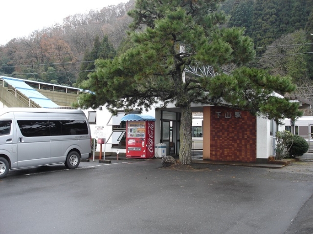 RA{ Rw 摜